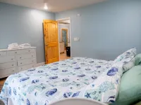Nice cottage located on Lake Sinclair.   Lots of room with great views