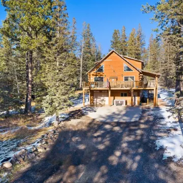 Beautiful Terry Peak Cabin, WiFi, Hot Tub. Game Room