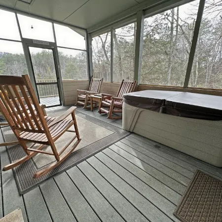 Cozy Pigeon Forge Cabin Near Parkway: Hot Tub, Mountain Views & Pet Friendly!