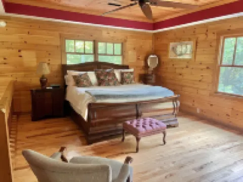 RAFT OCOEE & Relax in HOT TUB @THIS CABIN   Awesome FISHING from this Property.