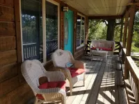 Wifi!! Big Oak Cabin, Ozarks, Hot Tub, Rivers!