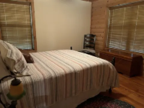 Comfy Rustic Cabin 1-2 Miles from Lake Texoma is Ready and Fully Stocked for 8+!