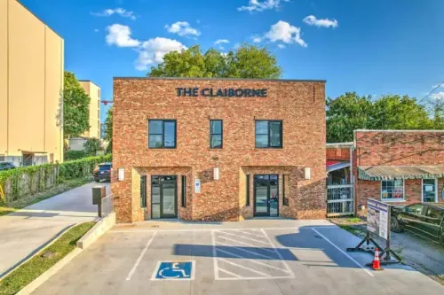 Modern Luxury Loft in Historic Downtown Gallatin Hotels in Gallatin