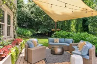 Charming chateau - huge yard close to DC