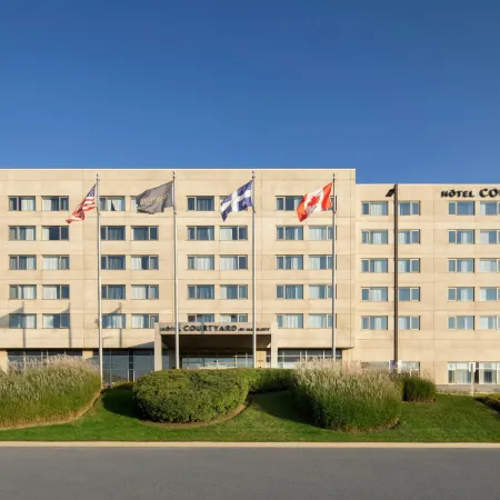 Courtyard Montreal Airport Отели рядом с достопримечательностью «Главный офис компании Air Canada»