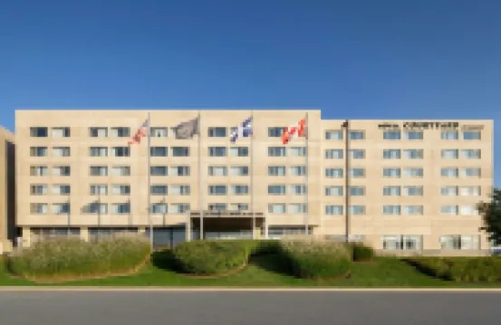 Courtyard Montreal Airport โรงแรมในมอนทรีออล