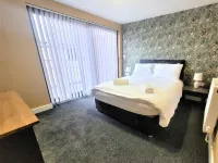 Friary House Serviced Apartments by Roomsbooked - 24Hr Reception Hotels in Gloucester