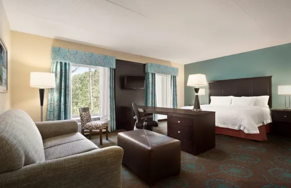 布拉夫頓太陽城歡朋套房酒店