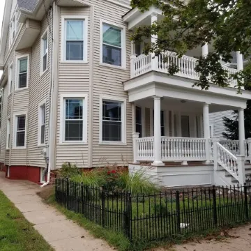 Spacious 2 Bedroom apartment close to Yale Bowl