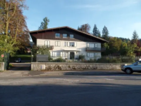 Appart 100 m² Downtown in garden 2 Ha 300 m from the Lake (garden & lake views)