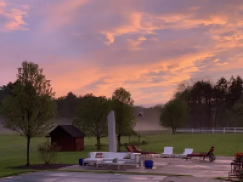 Cozy Riverbend Retreat Horse & Pony Ranch, Pool & Patio • Private Trails • River