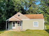 15 Min Walk to Notre Dame! Charming Cottage