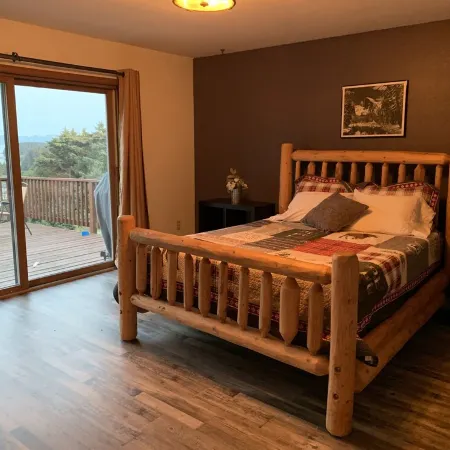 Mountain and ocean view home close to downtown and hiking trails