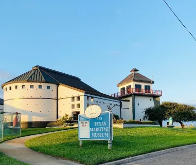 Rockport(Little Palm@ Key Allegro)Waterfront Beautiful Condo Close to Everything Các khách sạn gần Rockport Beach Park