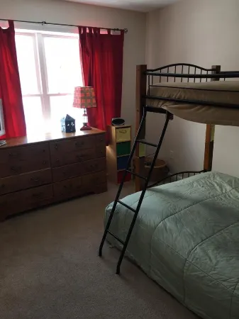 Large & Comfy Townhome. Fully Stocked. Filtered Lake views. Steps to the Beach!