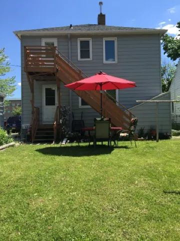 Main Floor 2 Bedroom, 1 Bath, Easy Walk to Mayo Clinic, Trails, Parks, Shopping