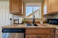 Hello Yellow Guest Suite