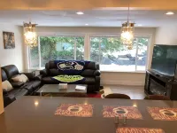 Modern & Remodeled 3bd/2ba duplex unit in Bothell - walk to UW Bothell, Downtown