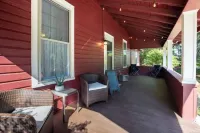 Cozy Adirondack Escape