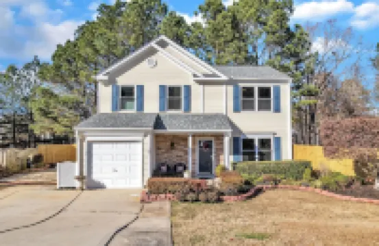 HOT TUB! Renovated, Sleeps 6, pets OK! Close to everything 霍利斯普林斯酒店