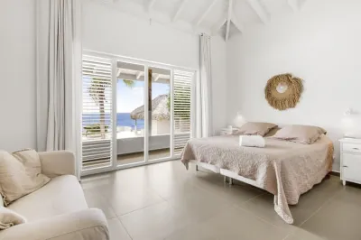 Kas di So o Ocean Front Luxury Villa