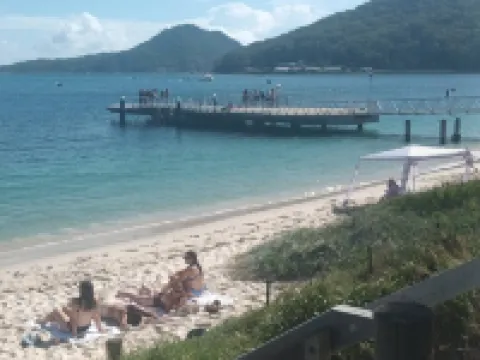 Backpacker’s Waterfront Stay at Shoal Bay Stayz with Dave& Stays