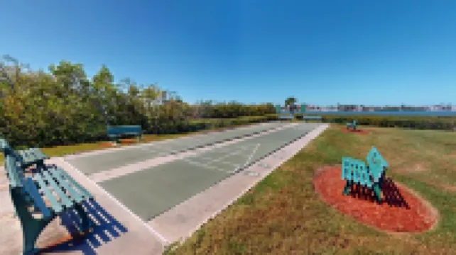 Beautifully Updated 2 Bed / 1 Bath on Intercoastal