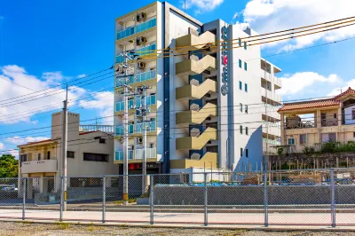 Mr.Kinjo Inn in Front of Children Medical Care Center فنادق في يونابارو