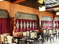Lux Guesthouse Hotels in Banan