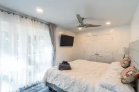 LOCATION DUNWOODY; NEW-BEAUTIFUL MODERN HOUSE&Outdoor Seasonal Private Pool