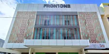 Front One Green Boutique Hotel Abepura Отели в г. Wai Mhorock