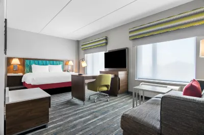 Hampton Inn & Suites by Hilton Chicago Medical District UIC Hotels near Midway International Airport