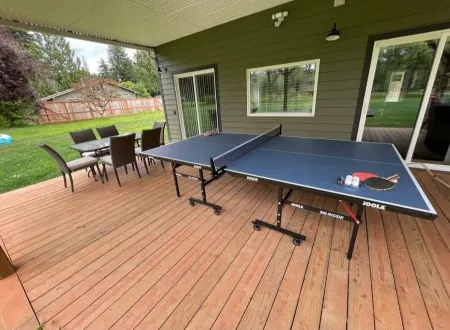 Skykomish River Estate - Private Beach, Sleeps 12, 5 Acres!