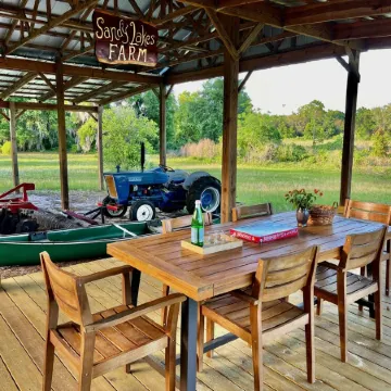 SANDY LAKES FARM - 40+ acre private retreat on Sandy Lake