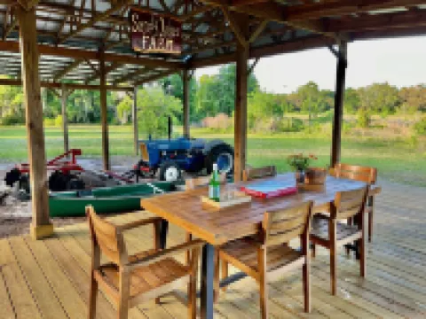 SANDY LAKES FARM - 40+ acre private retreat on Sandy Lake