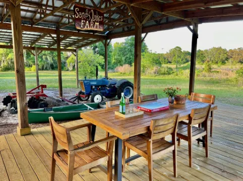 SANDY LAKES FARM - 40+ acre private retreat on Sandy Lake