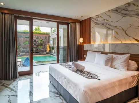 Ayers Hotel Hotel dekat Pantai Lebih