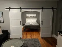 New Spacious single w/ parking.  Bikes, XBOX, Hotels in Phoenixville