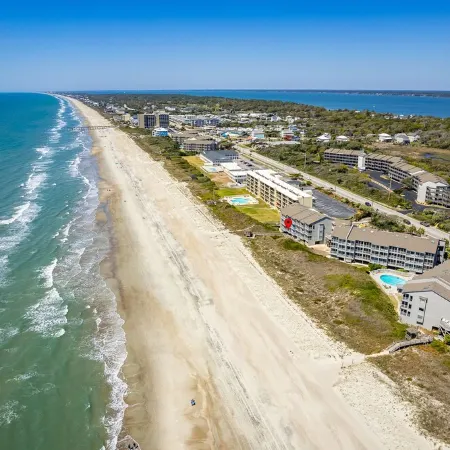 Beautifully Updated Direct Ocean Front Condo -3 Br/3 BA Steps to Ocean--4 Pools!