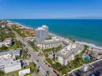 Beach Bungalow w/ Private Beach Access   1 BD, 2 BA, Dogs Welcome, Quiet Hotels in Wabasso Beach