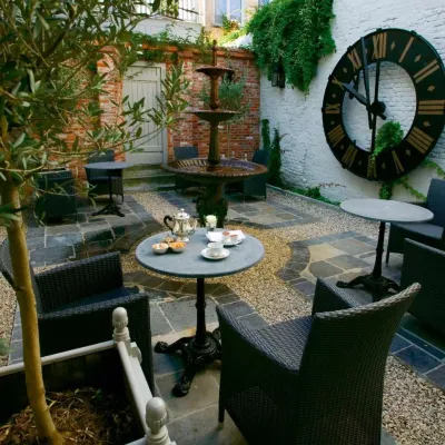 The Pand - Charming Boutique Hotel Отели рядом с достопримечательностью «Башня Белфорт»