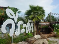 Veerada Boutique Home Hotels in Chaiya