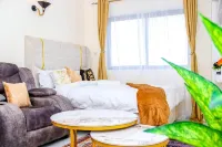 2 Guests - Pet Friendly - Nairobi Airport, Railway - Condos