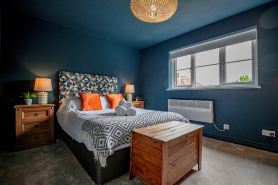 Host & Stay - Hales Orchard