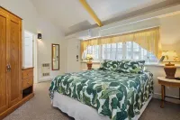 Kilauea Lodge and Restaurant Hotels in Volcano