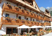 Hotel le V de Vaujany فنادق في Saint-Sorlin-d'Arves