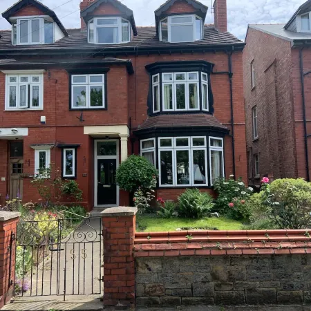 Entire Seaside Home, Sleeps 8, All en-Suite Rooms