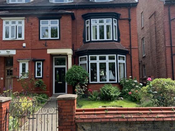 Entire Seaside Home, Sleeps 8, All en-Suite Rooms
