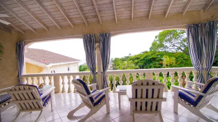 Sea Symphony Villa Отели в г. Colleton