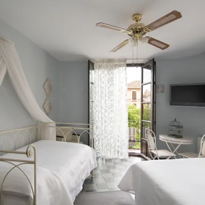 Pension Venecia Gomerez Hotels near Plaza Nueva